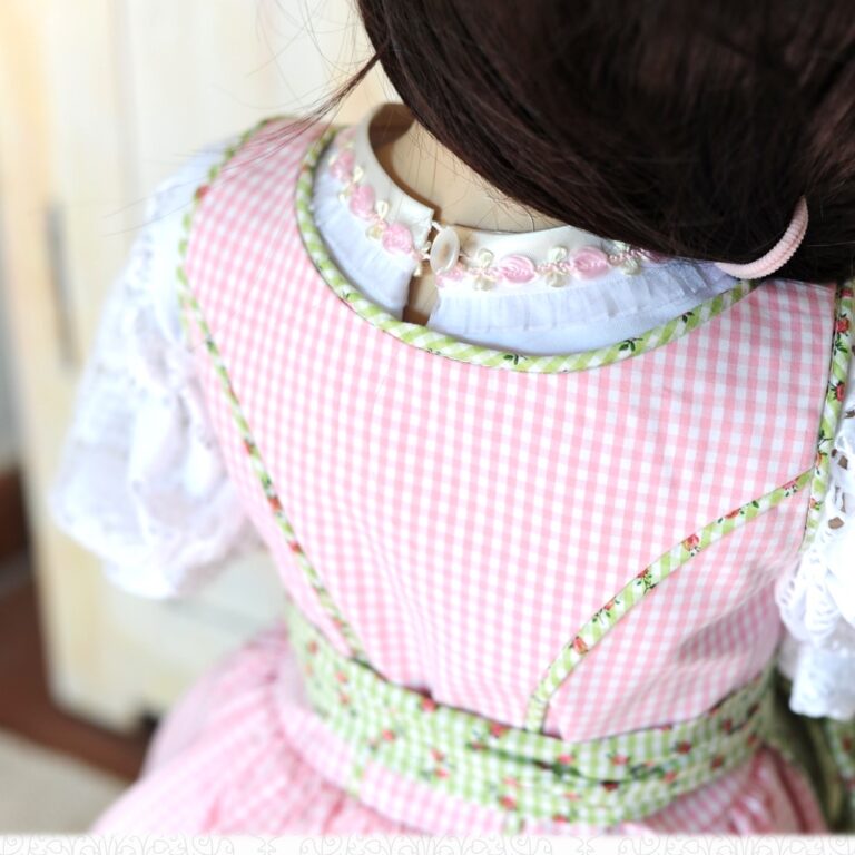 Schnittmuster für Dirndl Resli 07 | TOSCAminni