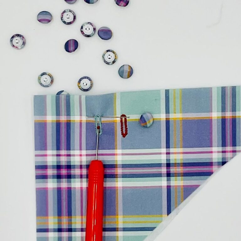 Knopfloecher naehen 03 | TOSCAminni