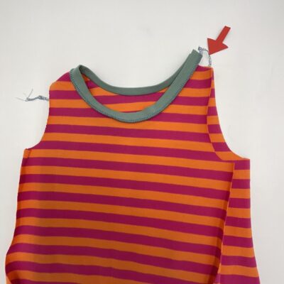 Halsausschnitt mit Jersey versäubern 05 | TOSCAminni