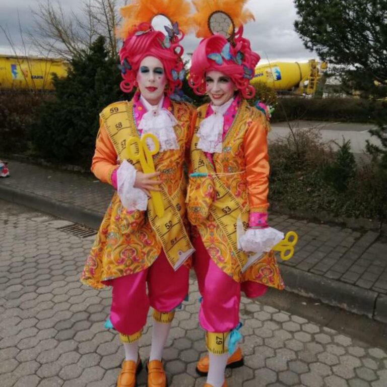 Schnittmuster fuer Karneval Jacke Cilli 54 | TOSCAminni